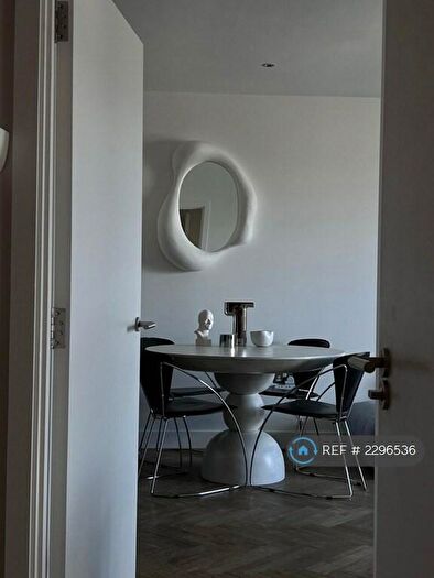 1 Bedroom Flat To Rent In Halo Court, London, E3