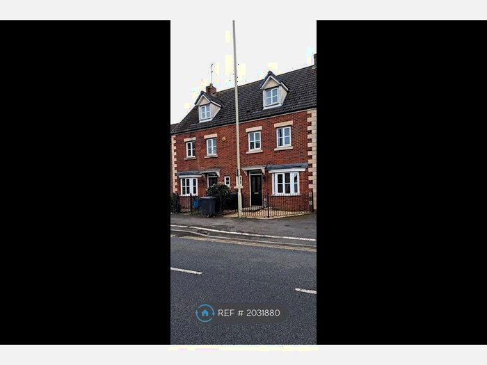 4 Bedroom End Of Terrace House To Rent In Valley Gardens, Gloucester, GL2