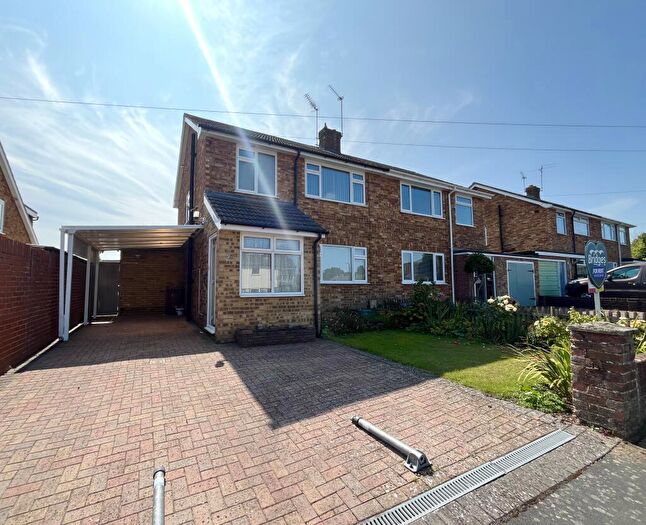 3 Bedroom House To Rent In Chester Close, Ash, GU12