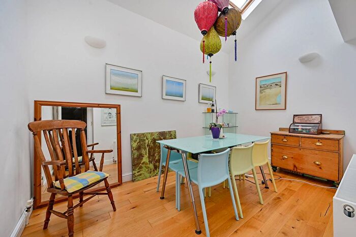 2 Bedroom End Terrace House For Sale In Langford Close, Acton, London, W3