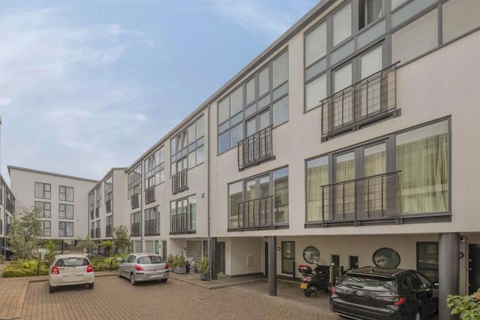 3 Bedroom Property To Rent In Artisan Mews, Warfield Road, London, NW10