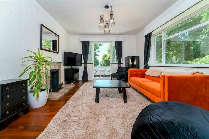 2 Bedroom Flat To Rent In Eaton Gardens, Hove, East Sussex, BN3