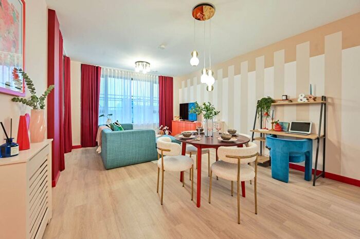 1 Bedroom Flat For Sale In Bermondsey Heights, South Bermondsey, SE15