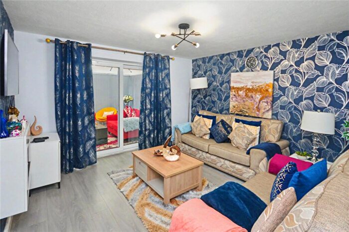 3 Bedroom Terraced House For Sale In Dulverton Grove, Leeds, West Yorkshire, LS11