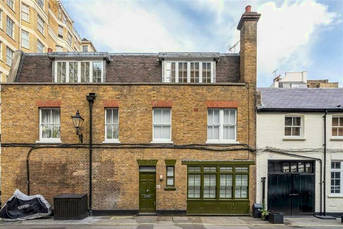 4 Bedroom Property To Rent In Seymour Mews, London, W1H