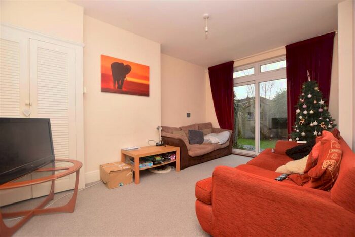 6 Bedroom Semi-Detached House To Rent In B, Manor Road, BS16