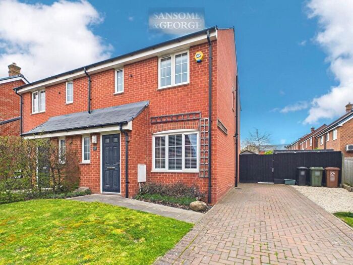 3 Bedroom Semi-Detached House For Sale In Burlington Way, Bramley, Tadley, Hampshire, RG26