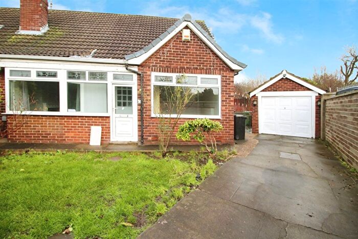 3 Bedroom Semi-detached Bungalow To Rent In Pinfold Court, Halton, Leeds, LS15