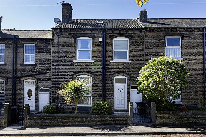 2 Bedroom Terraced House For Sale In Clifton Road, Huddersfield, HD1