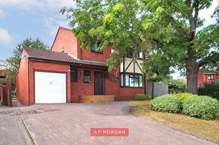 4 Bedroom Detached House For Sale In Batsford Close, Wirehill, Redditch, Worcestershire, B98