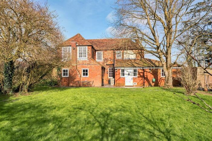 4 Bedroom Detached House For Sale In Waltham, Canterbury, CT4