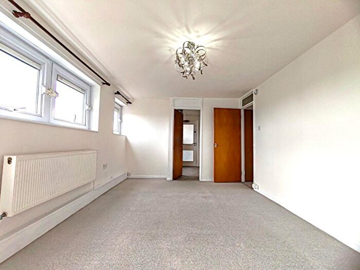 2 Bedroom Apartment To Rent In Fullwell Avenue, Clayhall, IG5