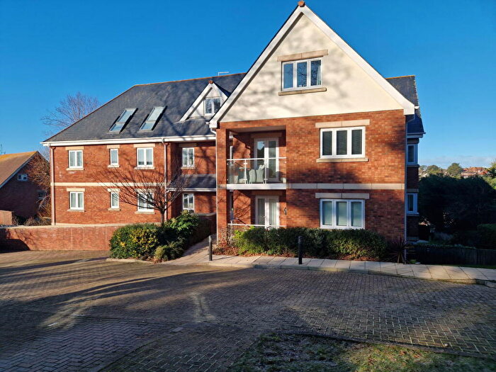2 Bedroom Flat For Sale In Foxholes Hill, Exmouth, EX8