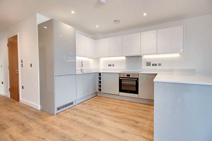 2 Bedroom Flat To Rent In Victoria Road, Pyramid House, TN23