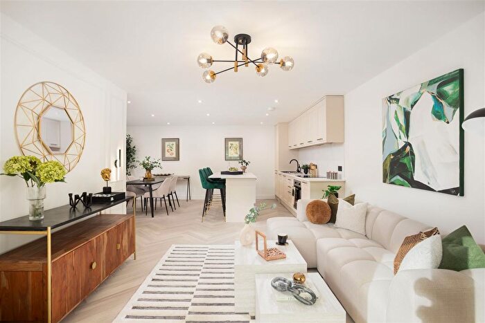 3 Bedroom Flat For Sale In Apartment, Stansfield Mill, Triangle, Sowerby Bridge, HX6