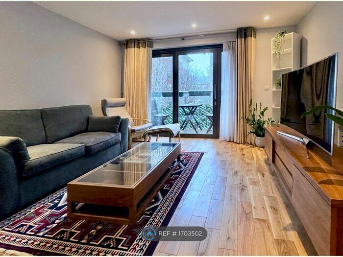 2 Bedroom Flat To Rent In Sunflower Court, London, NW2