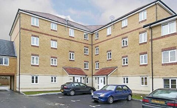 2 Bedroom Flat To Rent In Newbury, Berkshire, RG14