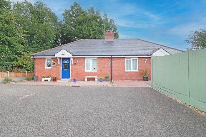 1 Bedroom Semi-Detached Bungalow For Sale In Bennett Way, Hatfield Peverel, Chelmsford, CM3