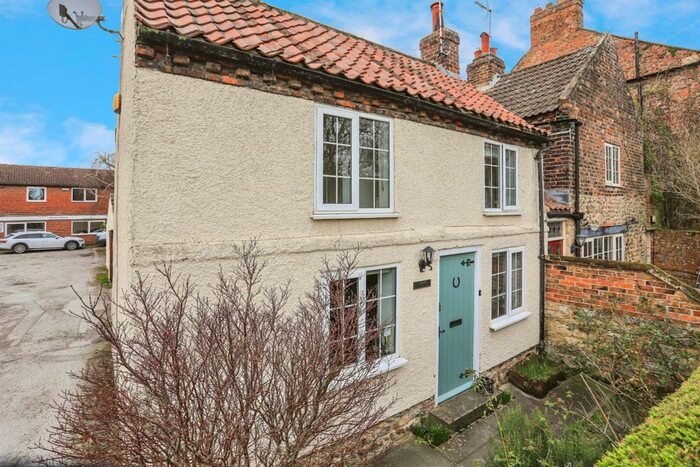2 Bedroom Cottage For Sale In Lodge Yard, Minskip, York, YO51