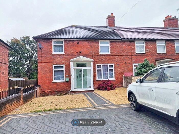 4 Bedroom Semi-Detached House To Rent In Gladstone Street, West Bromwich, B71