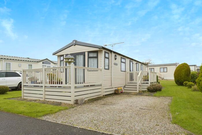 2 Bedroom Detached House For Sale In Oaklands, Looe, Cornwall, PL13