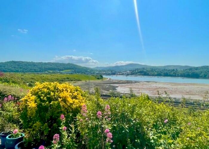 2 Bedroom Flat To Rent In Warren Drive, Deganwy, LL31