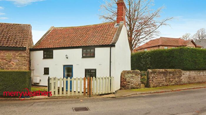 2 Bedroom Cottage For Sale In Woodall Lane, Harthill, Sheffield, S26