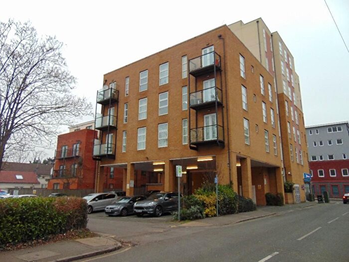 2 Bedroom Flat To Rent In Burlington Road, Slough, SL1
