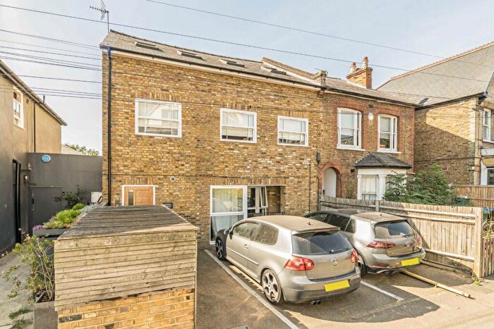 3 Bedroom Flat For Sale In Church Road, Kingston Upon Thames, KT1