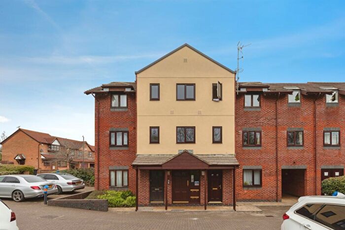 1 Bedroom Flat For Sale In Gallivan Close, Little Stoke, Bristol, BS34