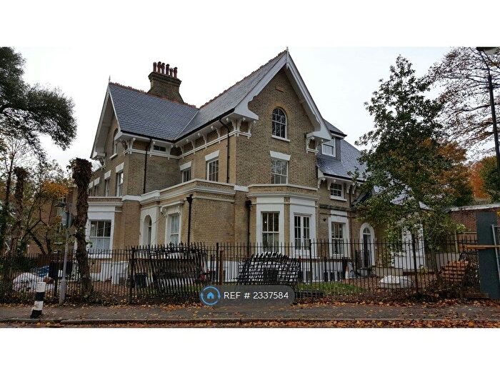 4 Bedroom Flat To Rent In Fox Hill, London, SE19