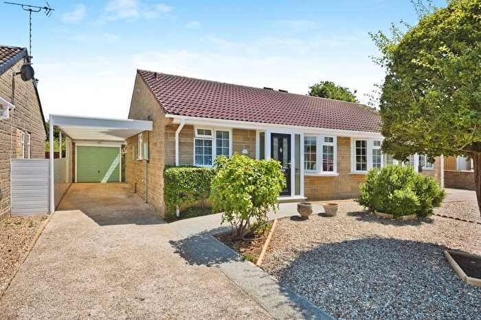 2 Bedroom Semi Detached Bungalow For Sale In Laburnum Crescent, Crewkerne, TA18