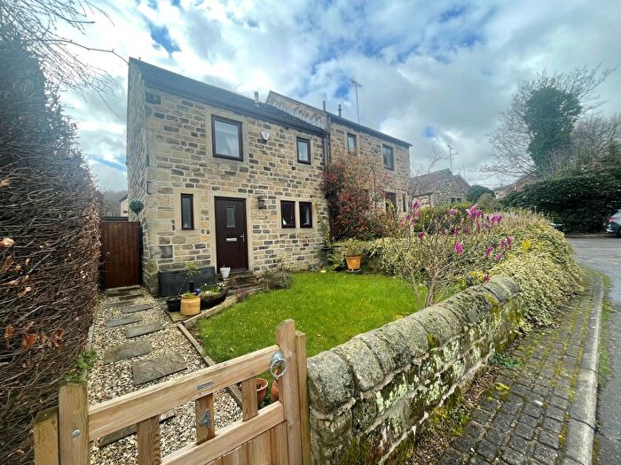 3 Bedroom Semi Detached House For Sale In Mill Farm Drive, Newmillerdam, Wakefield, WF2