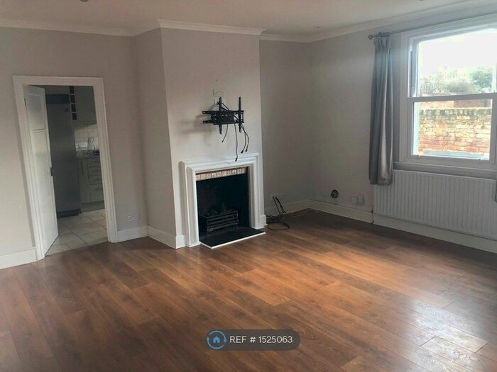 3 Bedroom Semi-Detached House To Rent In Ripley Villas, London, W5