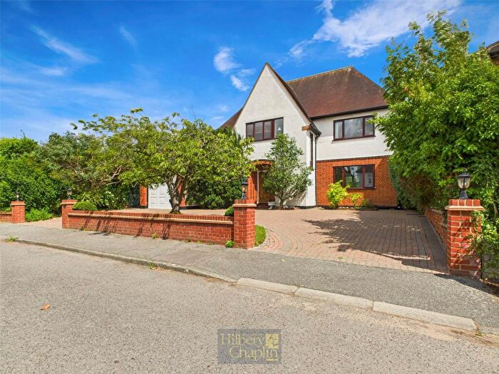 5 Bedroom Detached House For Sale In Wansford Close, Brentwood, Essex, CM14