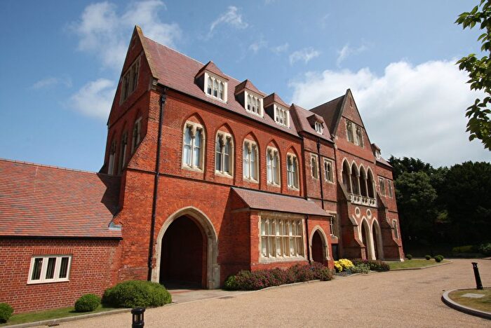 2 Bedroom Flat For Sale In Darley Road, Eastbourne, BN20