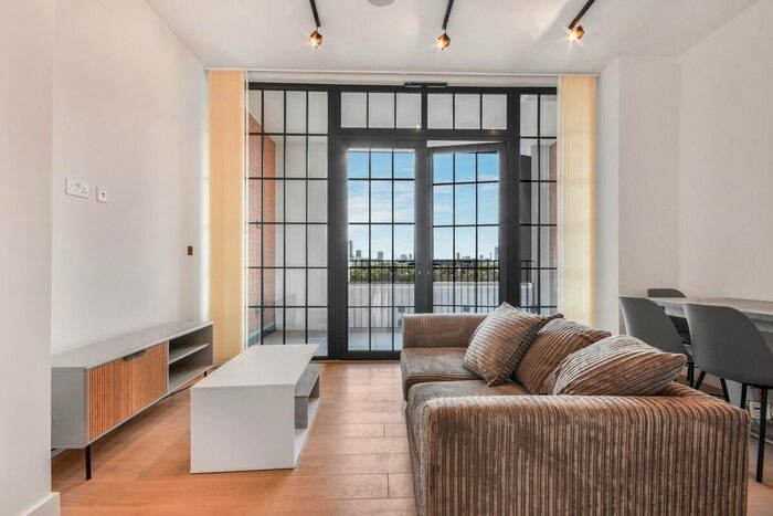 1 Bedroom Flat To Rent In The Pickle Factory, London, SE1