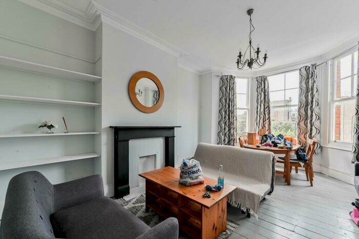 2 Bedroom Flat To Rent In Hornsey Rise, Archway, London, N19