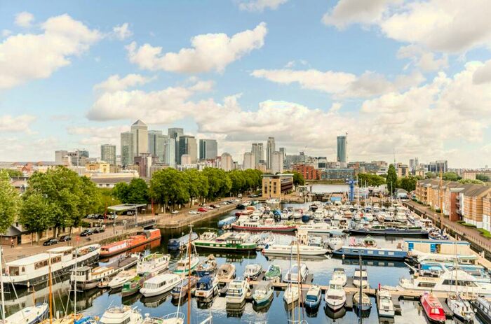 2 Bedroom Flat To Rent In Baltic Quay, Canada Water, London, SE16