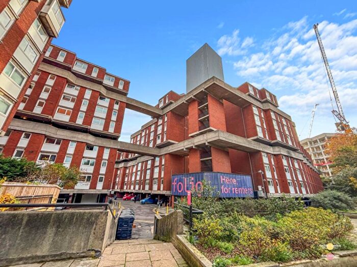 2 Bedroom Flat For Sale In Flat Bakersfield, Crayford Road, Tufnell Park, London, N7