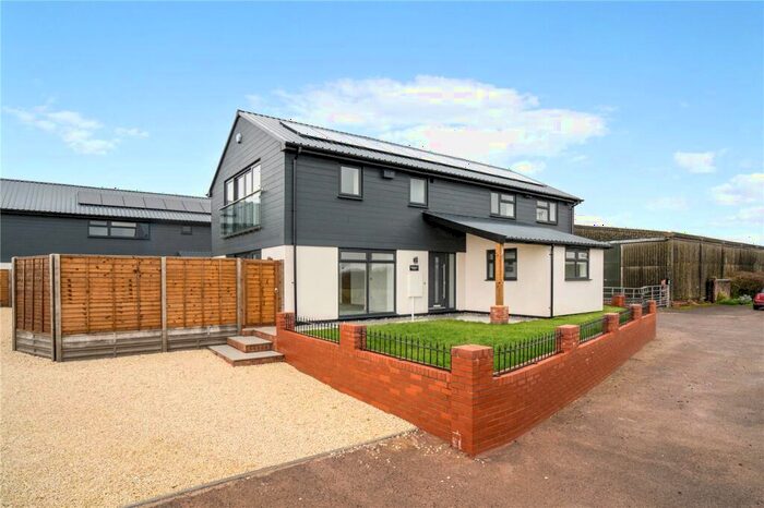 3 Bedroom Detached House For Sale In Main Road, Huntley, Gloucester, Gloucestershire, GL19