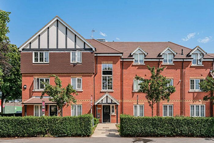 2 Bedroom Flat For Sale In Gatehouse Close, Ashford, Surrey, TW15