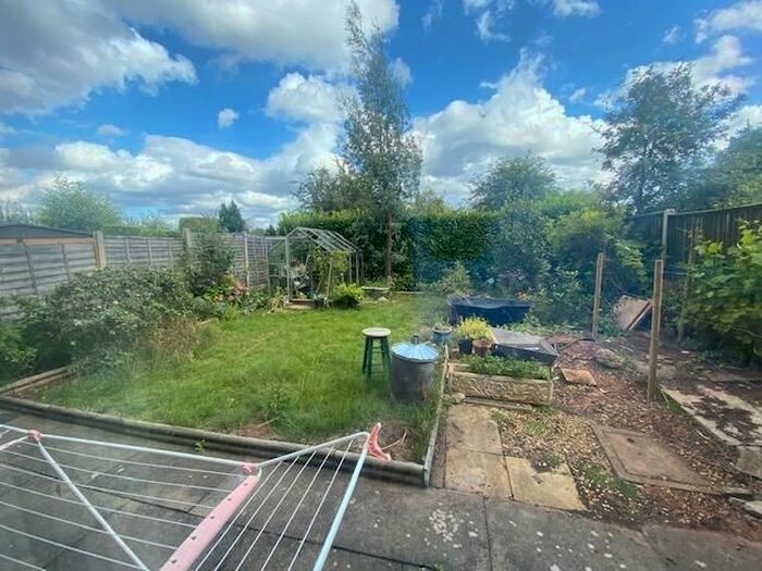 1 Bedroom Property To Rent In Caterham Drive, Kingswinford, DY6