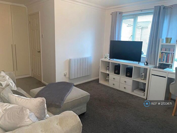 1 Bedroom Flat To Rent In Latimer Drive, Hornchurch, RM12