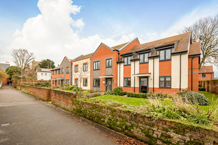 2 Bedroom Apartment For Sale In Barnaby Court, Wallingford, OX10