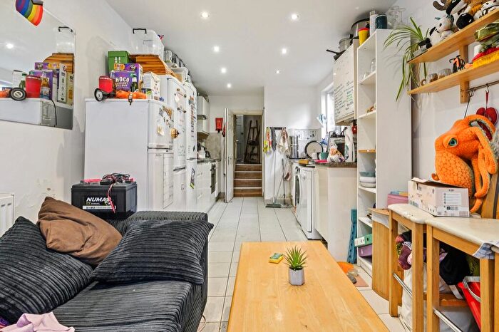 3 Bedroom Terraced House For Sale In Glenwood Road, London, N15