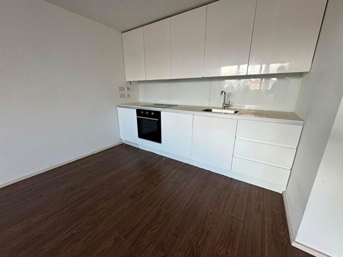 1 Bedroom Flat To Rent In Canal Street, Nottingham, Nottinghamshire, NG1