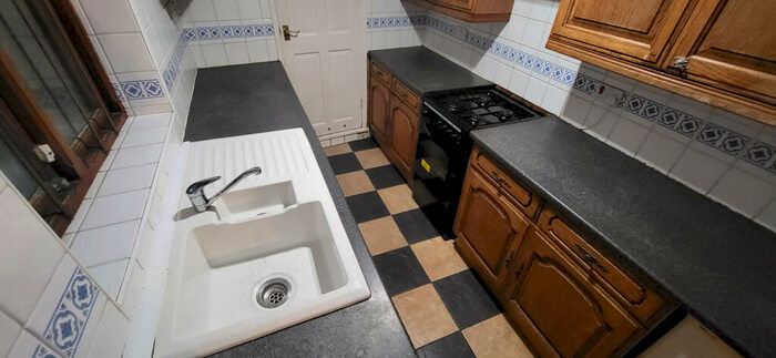 3 Bedroom Semi-Detached House To Rent In Winsdon Road, Luton, LU1