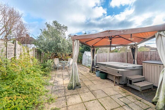 2 Bedroom Flat For Sale In All Souls Avenue, Kensal Green, London, NW10