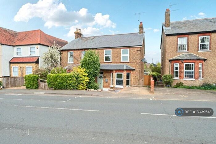 4 Bedroom Semi Detached House To Rent In Stomp Road, Slough, SL1
